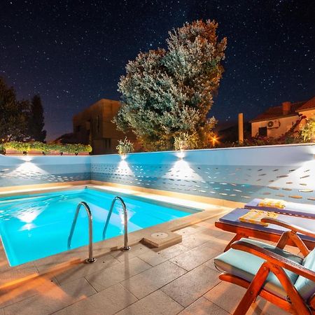 Apartments Villa Camellia - Adults Only Supetar Eksteriør bilde