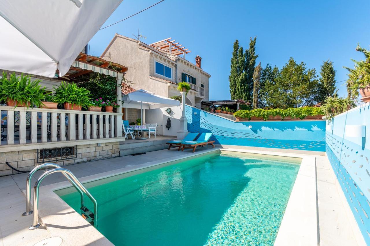 Apartments Villa Camellia - Adults Only Supetar Eksteriør bilde