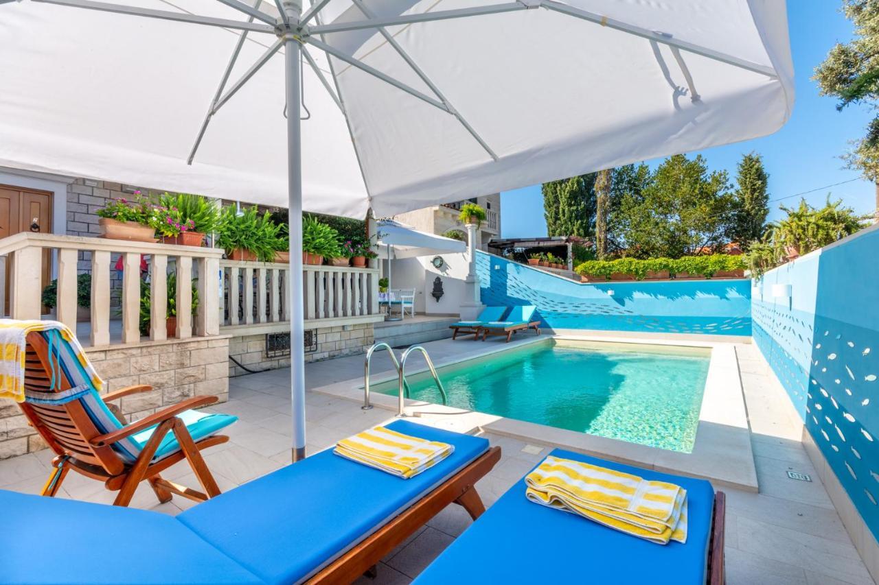 Apartments Villa Camellia - Adults Only Supetar Eksteriør bilde